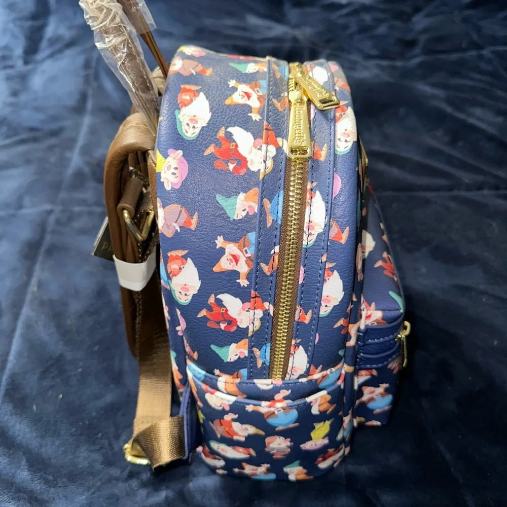 NWT Snow White and the Seven Dwarfs Loungefly Mini Backpack